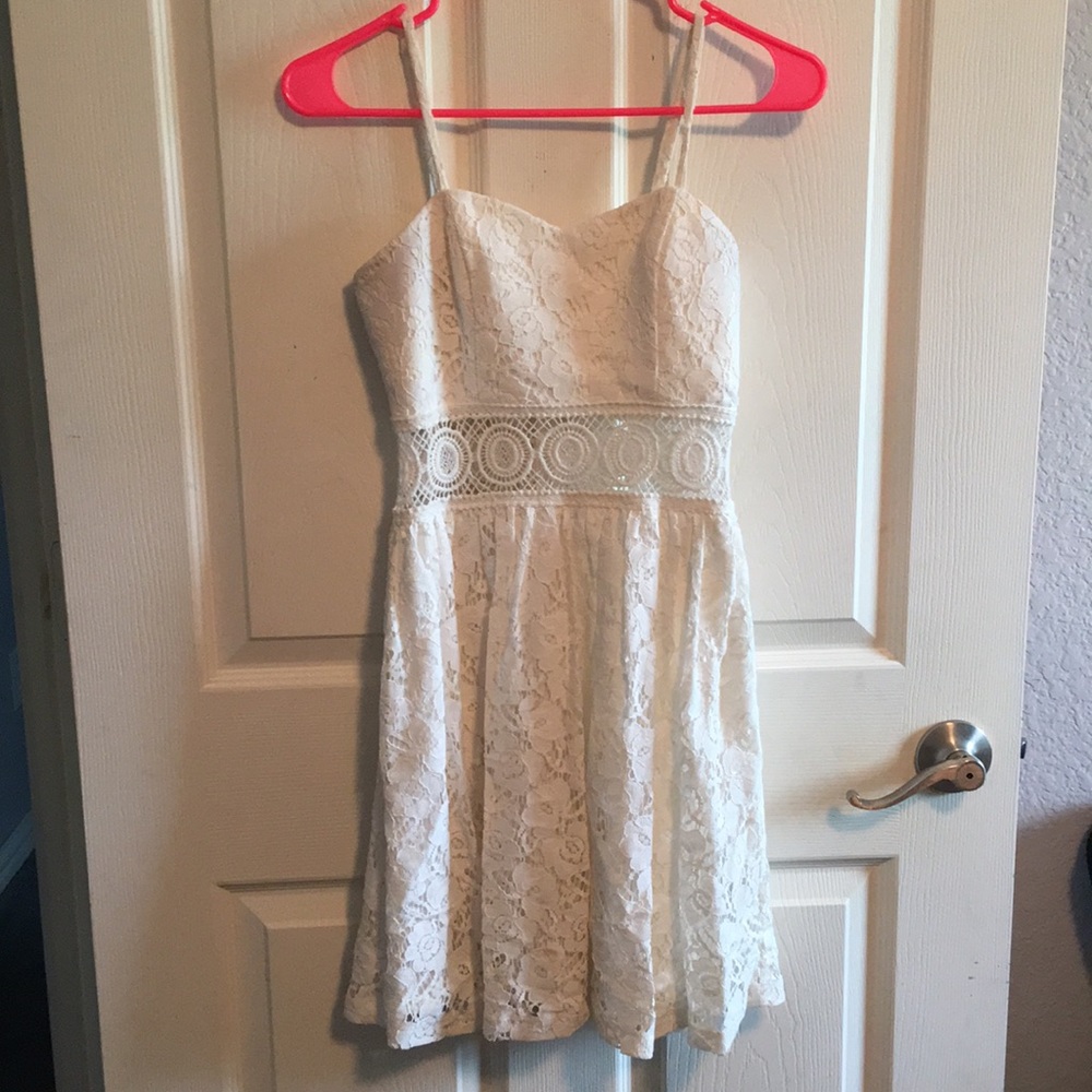 White lace dress